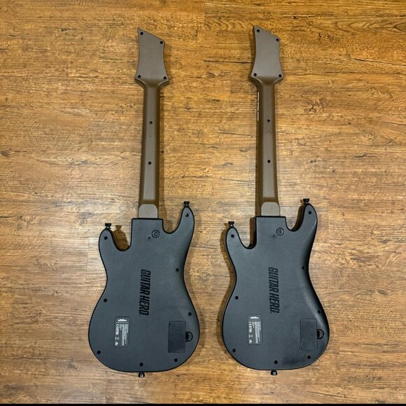 Guitar Hero Wireless Controllers Lot of 2 No Straps and Dongles Untested 0000654 - Picture 2 of 9